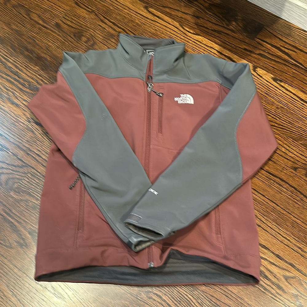 Men’s The North Face soft shell jacket